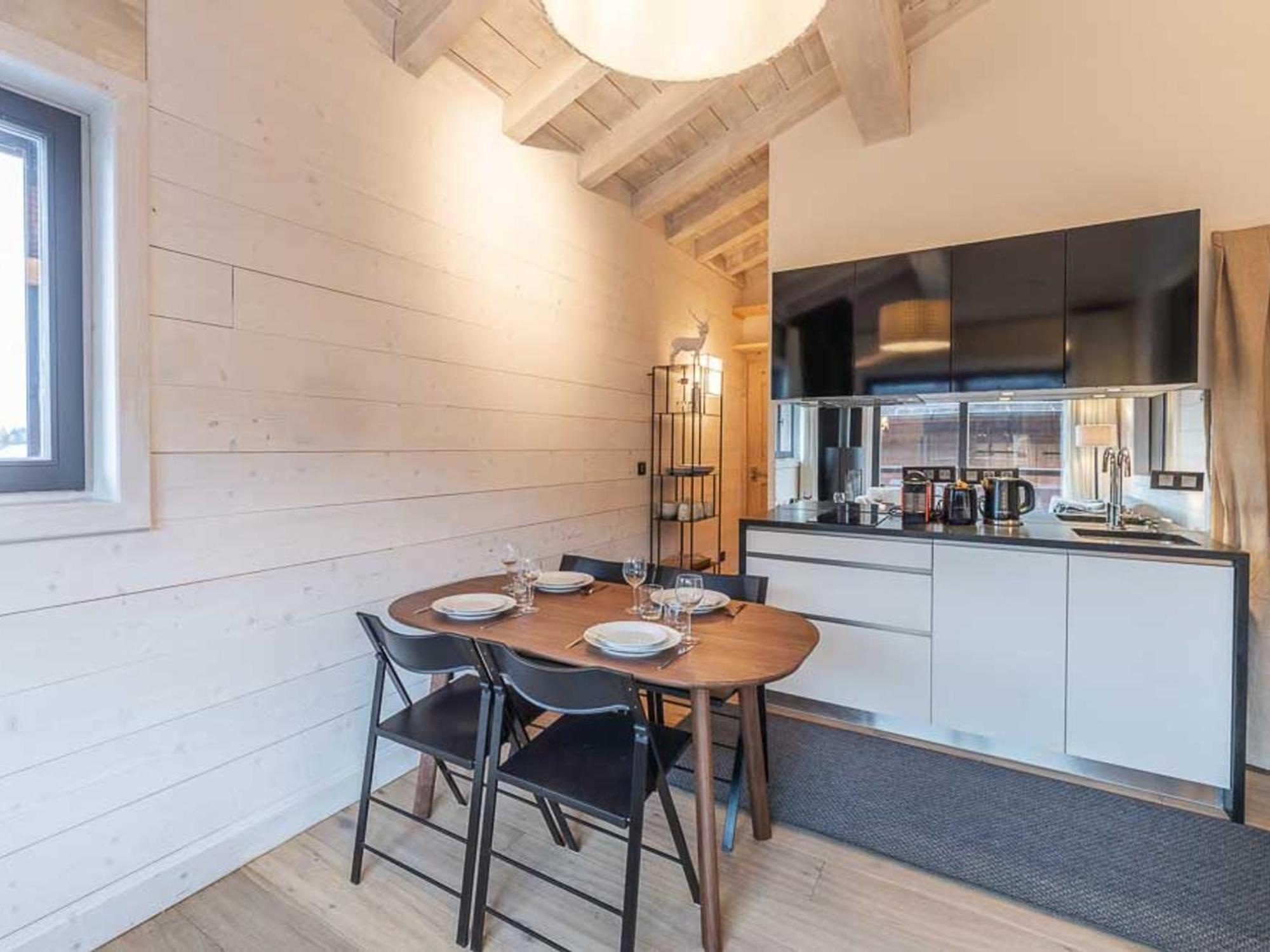 Apartment Au Pied Des Pistes A Courchevel, Ideal Pour Familles - Fr-1-568-23 *